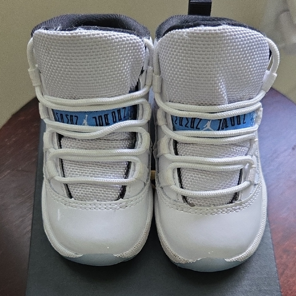 Jordan 11 Retro Legend Blue 5c